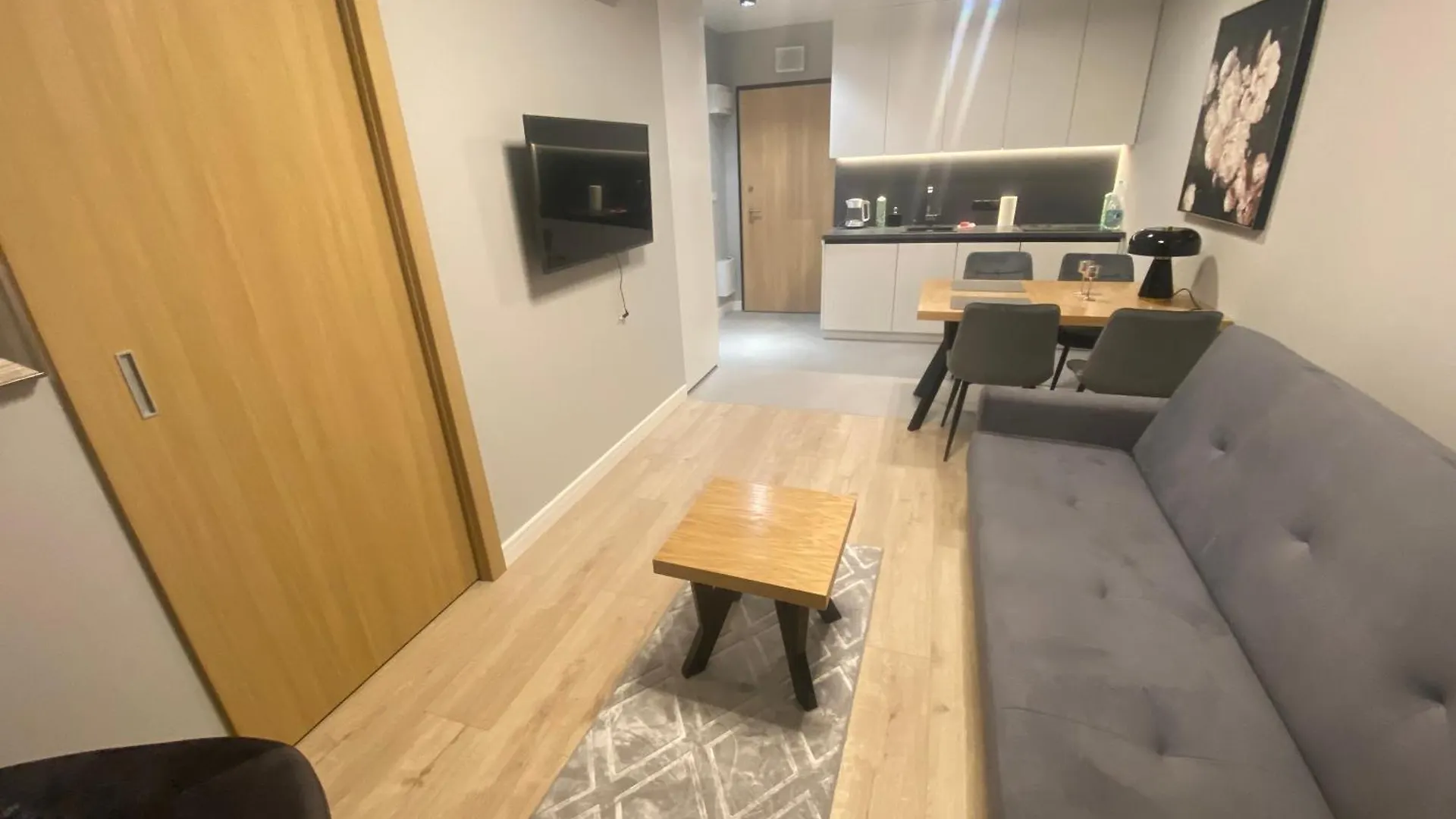 Wiktoryn 6 Piekne Nowe Apartamenty Z Duzymi Balkonami 华沙 波兰